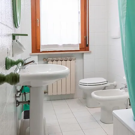 Apartment Se044 - Senigallia, Comodo Trilocale Con Portico *