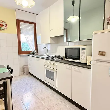 Apartment Se044 - Senigallia, Comodo Trilocale Con Portico