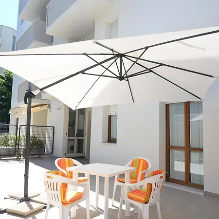 Lägenhet Se044 - Senigallia, Comodo Trilocale Con Portico *